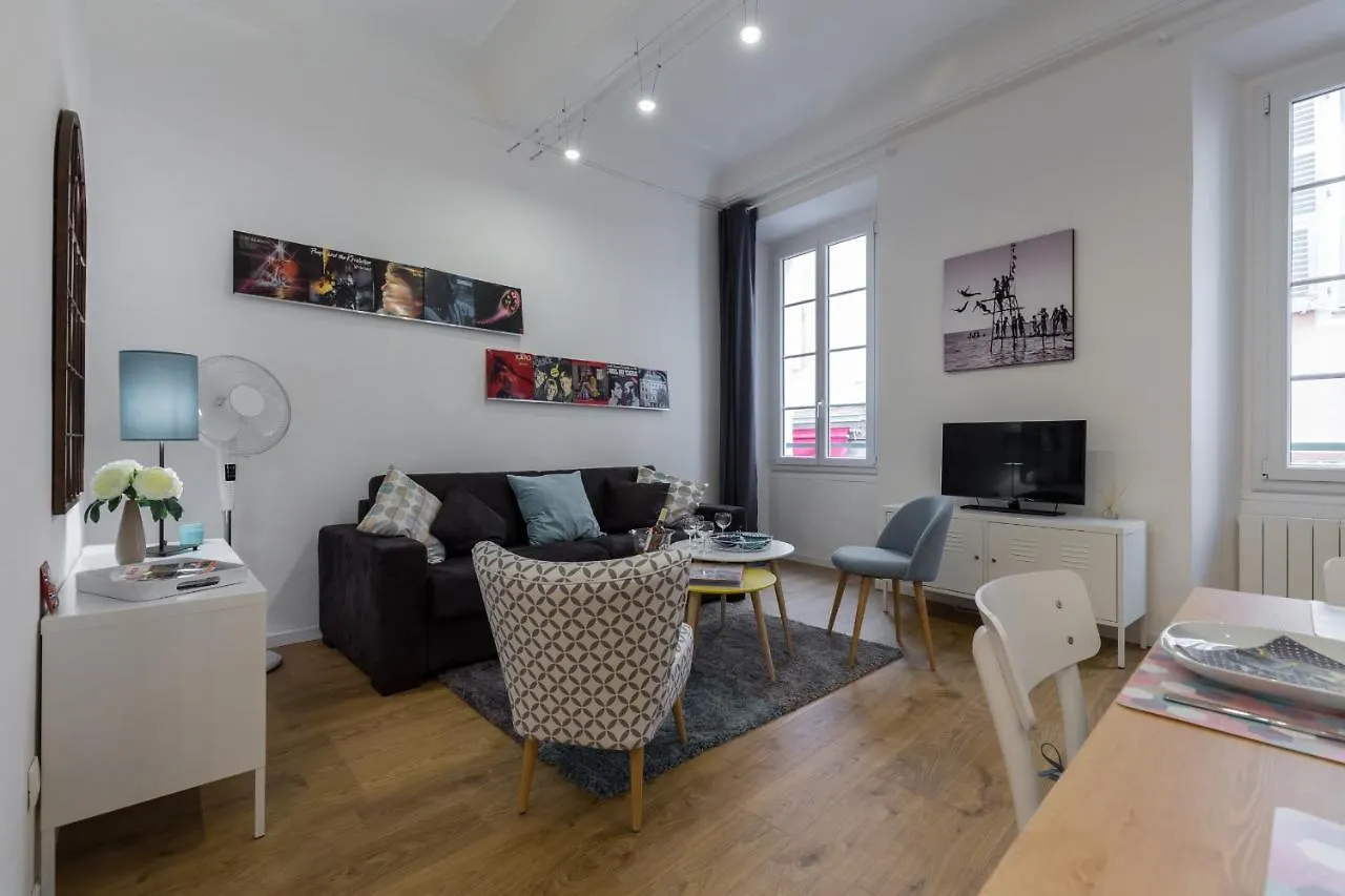Large One Bedroom Flat In The Old Town Nice Apartment