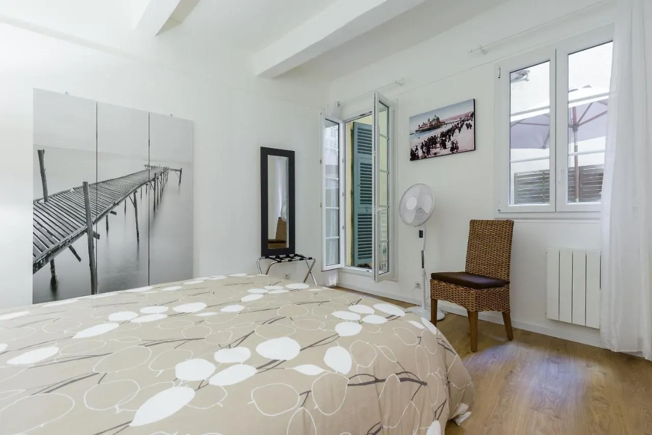 Large One Bedroom Flat In The Old Town Nice Apartment