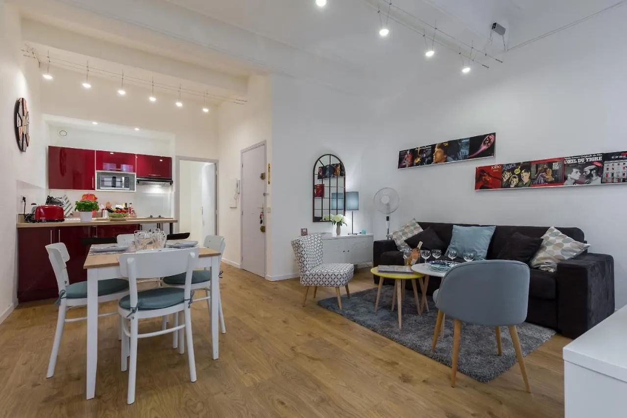 Large One Bedroom Flat In The Old Town Nice