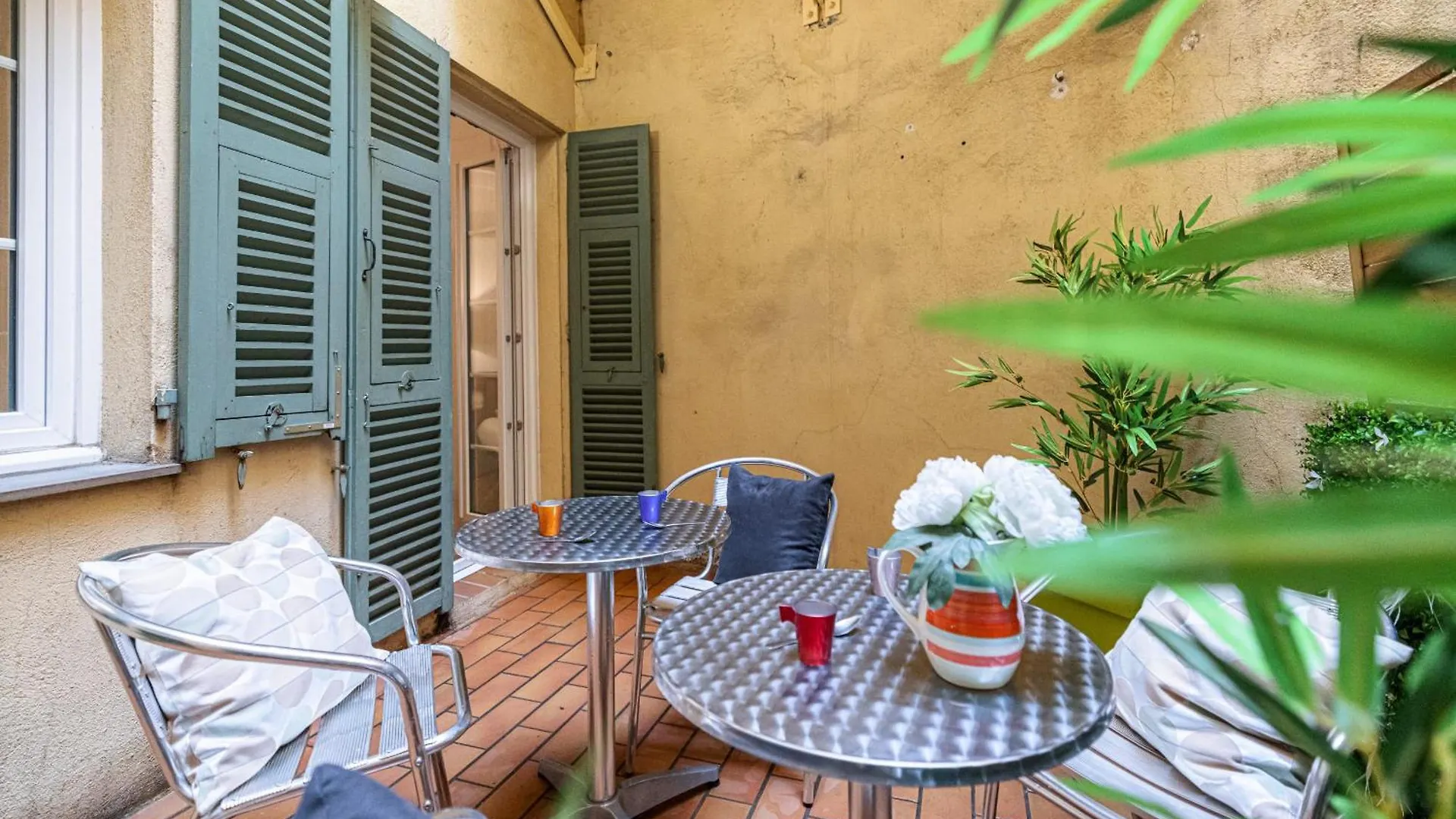 Large One Bedroom Flat In The Old Town Nice Apartmán